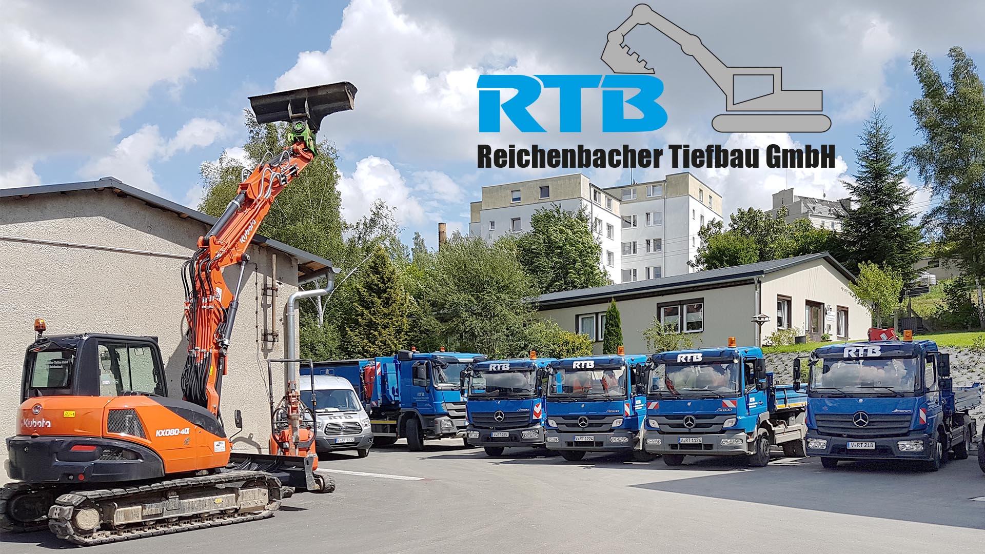 Firmengelände mit LKW